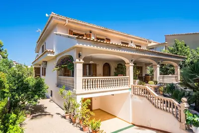 Image de Villa Vallespir à Alcudia avec jardin