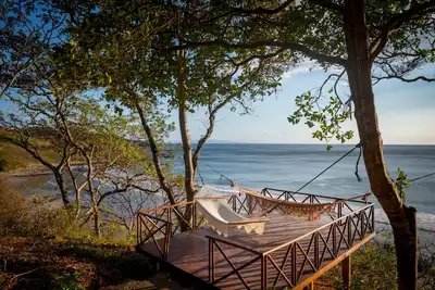 Image de Superbe Ocean Front 5 chambres à la maison sur la célèbre Playa Maderas