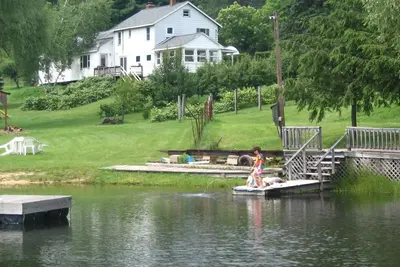 Image de Country Estate Getaway: Spacieux, privé et amusant - Les nouvelles traditions commencent ici!