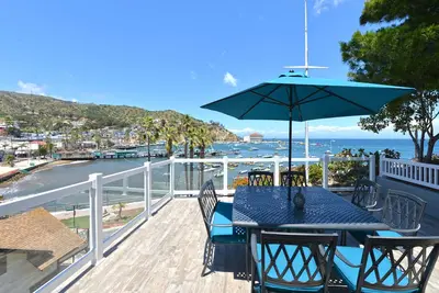 Image de Vues, Vues, Vues! Avalon Home sur Front Street