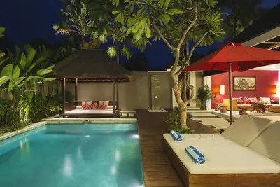 Image de Villa avec deux chambres et piscine privée à Seminyak, dans le centre