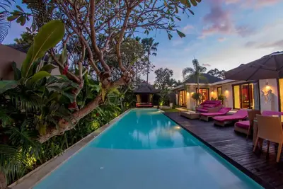 Image de 3 Br Villa Central Seminyak, à proximité des commerces et des commodités