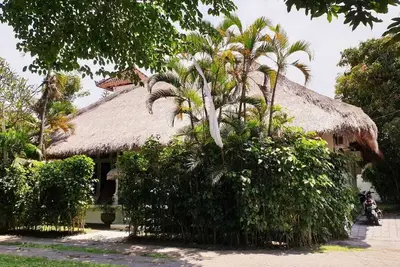 Image de Walk to the beach! 2bd spacious villa, garden, sw. pool, (max 4 pers/min 3month)