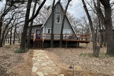 Image de Peaceful Two Bedroom Cabin sur 7 acres boisés près du lac Texoma