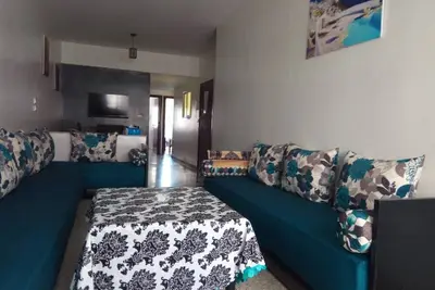 Image de appartement meublée en plein centre ville avec wifi et garage pour voiture.