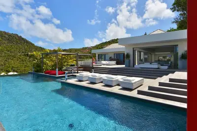 Image de Villa moderne et luxueuse de 5 chambres à coucher à Flamands, St. Barths. Parfait pour les grandes familles ou gro