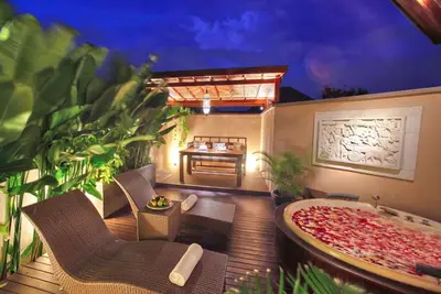 Image de (Knk) Suite 1 chambre avec bain à remous - Petit-déjeuner