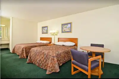 Image de Americas Best Value Inn Wilson - 2 lits doubles non-fumeur (Rez-De-CHAUSSÉE)