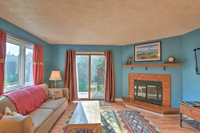 Nouveau! Anchorage Home w / Grill + Deck!