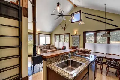 Image de HomeSilverton home w / garage chauffé et outils de ski!