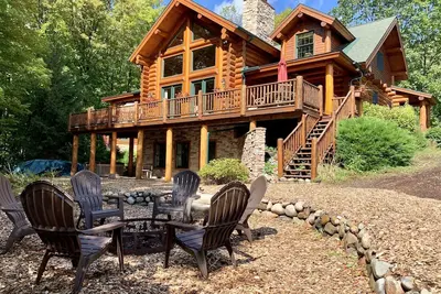 Image de Three Bears Mountain Lodge au Shanty Creek Resort - Nouvelle propriété étonnante!