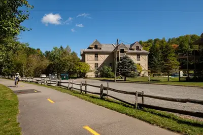 Image de 107-3 Jardin Du Village, Village de Mont Tremblant
