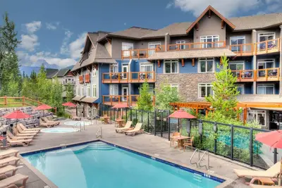 Image de Retraite spacieuse de deux chambres au cœur de Canmore