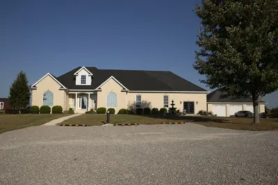Image de Bluegrass Vineyard B & B, niché à côté du vignoble et de la cave