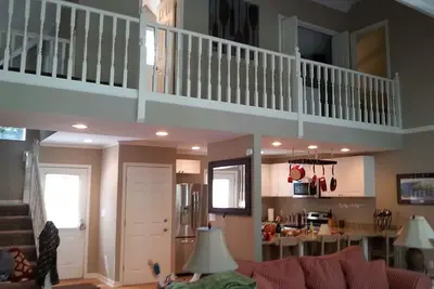 Image de 7 chambres 5 Bath Lake House près de Clemson Sc - Swaying Oaks