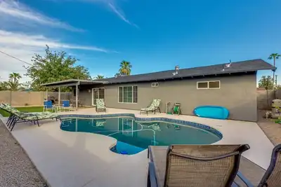Image de Découvrez tout ce que Scottsdale a à offrir! Piscine privée et chauffée! !
