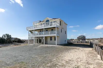 Image de Obx 4x4 house - Vues sur l'océan, piscine, bain à remous, chevaux sauvages et plus! Nouveau sur Vrbo!