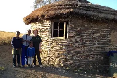 Image de Authentic Africa Hut et famille d'accueil locale