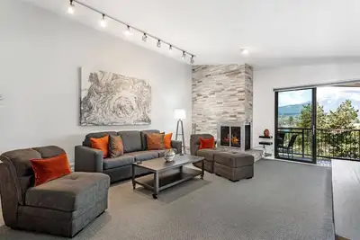 Image de Nouveau! Vues imprenables sur le lac Dillon et la chaîne de montagnes! Marchez vers la marina, l'amphithéâtre et les restaurants