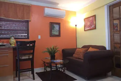 Image de Notre propriété est située à 5 minutes à pied d’un parc communautaire moderne.