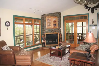 Image de Cedar Ridge Lodge avec spa dans le Bryce Resort! Pistes de ski, golf et pistes cyclables