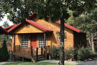 Image de Cabane en rondins vue lac sur la colline