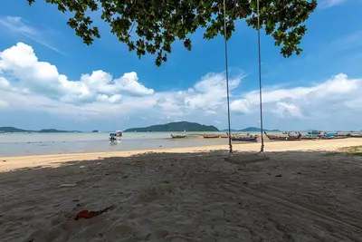 Image de Chambre avec vue sur la mer - Grande piscine avec plage et jardin - 253