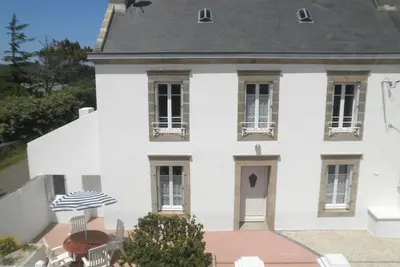 Image de maison agréable, calme à 2 minutes à pieds de l'océan