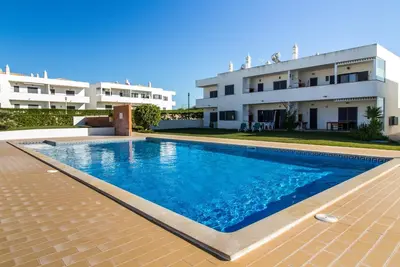 Image de Lake Apartment | Pool and Sea View & Tennis Court & Bbq