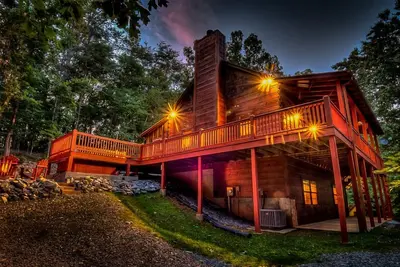 Image de Woodentops- Hot Tub, Animaux admis, Accès à la rivière Toccoa