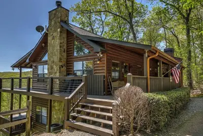 Image de TreeTops - Animaux acceptés | Maître sur Main | 5 minutes du centre-ville de Blue Ridge