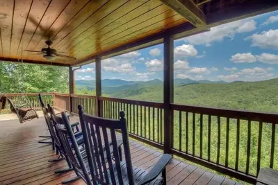 Image de Grandes attentes - Animaux acceptés | Bain à remous | Une vue imprenable | 10 personnes