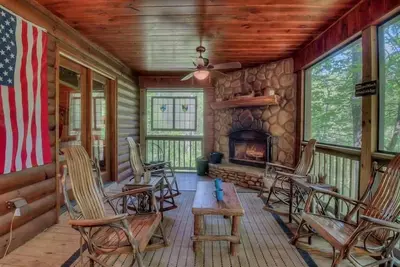 Image de Riverwalk - à la rivière Toccoa | Porche filtré | Animaux acceptés