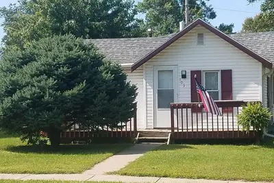 Image de La maison blanche maison de 3 chambres dans un excellent emplacement