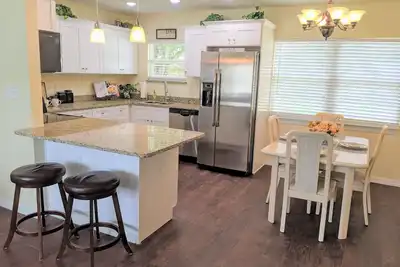 Image de Swan City Get-Away (Près de Lakeland Regional Health)