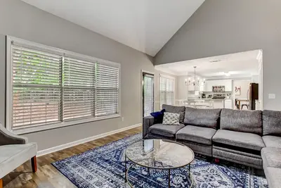 Image de ☆ Belle maison privée de 4 br Duluth! ☆