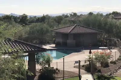 Image de Séjour dans un style de villégiature avec des vues à un million de dollars