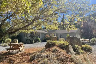 Image de Grande Maison Sleeps 11! Nord Fin De Trinity Lake!