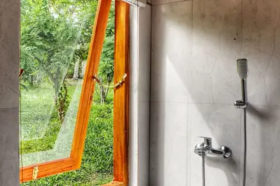 Image de Cabane de luxe avec vue sur le jardin dans une villa de charme