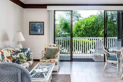 Image de Enjoy Tropical Garden Views w/ Ac, WiFi, TVs, and Full Kitchen+Lanai–Kiahuna 2046