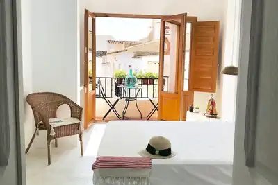 Image de Dans la vieille ville, à quelques mètres de la mer et avec jardin privé