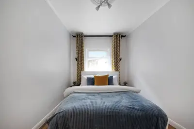 Image de Old Street Apartment by MoreThanStays | Sleeps 6