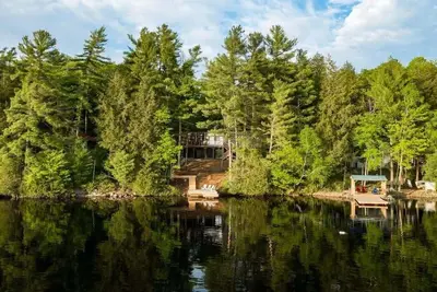 Image de Sw Face à Nouvelle Construction sur le Chalet Bass Lake Avec Toutes les Cloches et des Sifflets!