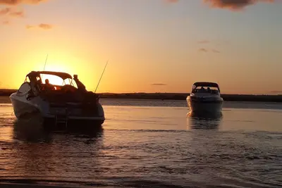 Image de Bord de mer, sécurité 24h, confort et qualité pour 20 personnes, avec kiosque