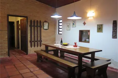 Image de Grande maison en copropriété à quelques mètres de la plage, qui peut accueillir 14 personnes.