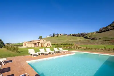 Image de Casale Pavone Ă Volterra, en Toscane