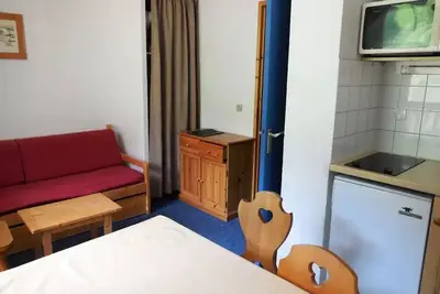 Image de Paradiski proche pistes et commerces vallandry