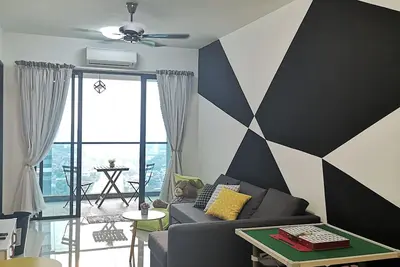 Ins 3br suite @ Symphony: upm / C180 / Utar / Mines