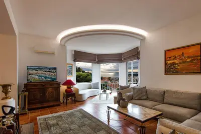 Villa avec piscine de luxe, vue de mer onirique, Nice- Port