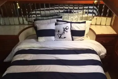 Image de Restez à bord d'un yacht de 42 pieds au paradis